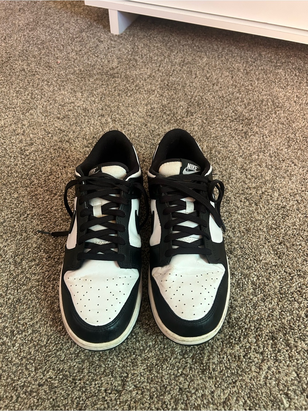 Nike Black and White Low-Top Sneakers - Picture 2 of 3